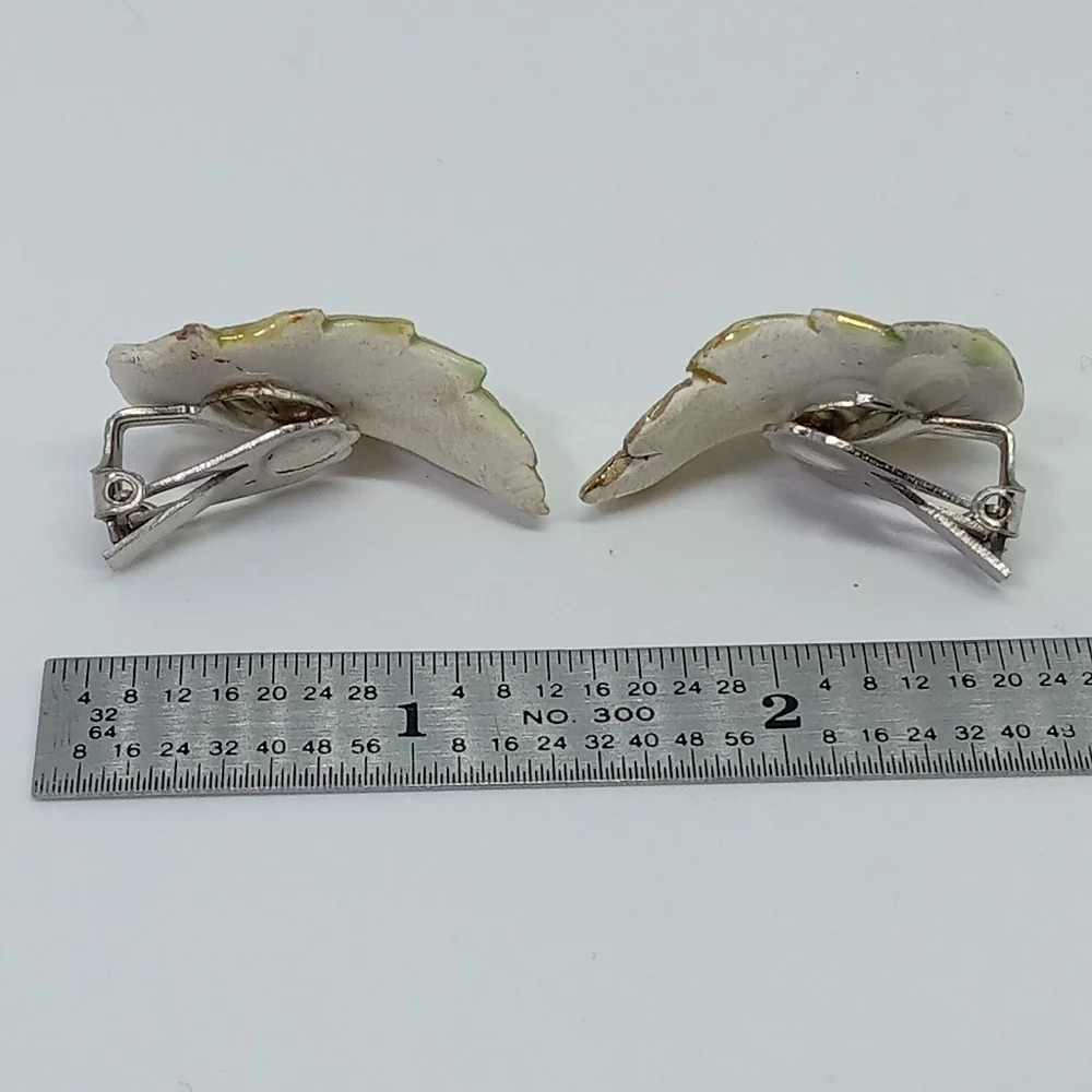 * vintage artisan made ceramic leaves brooch & clip on earrings set
